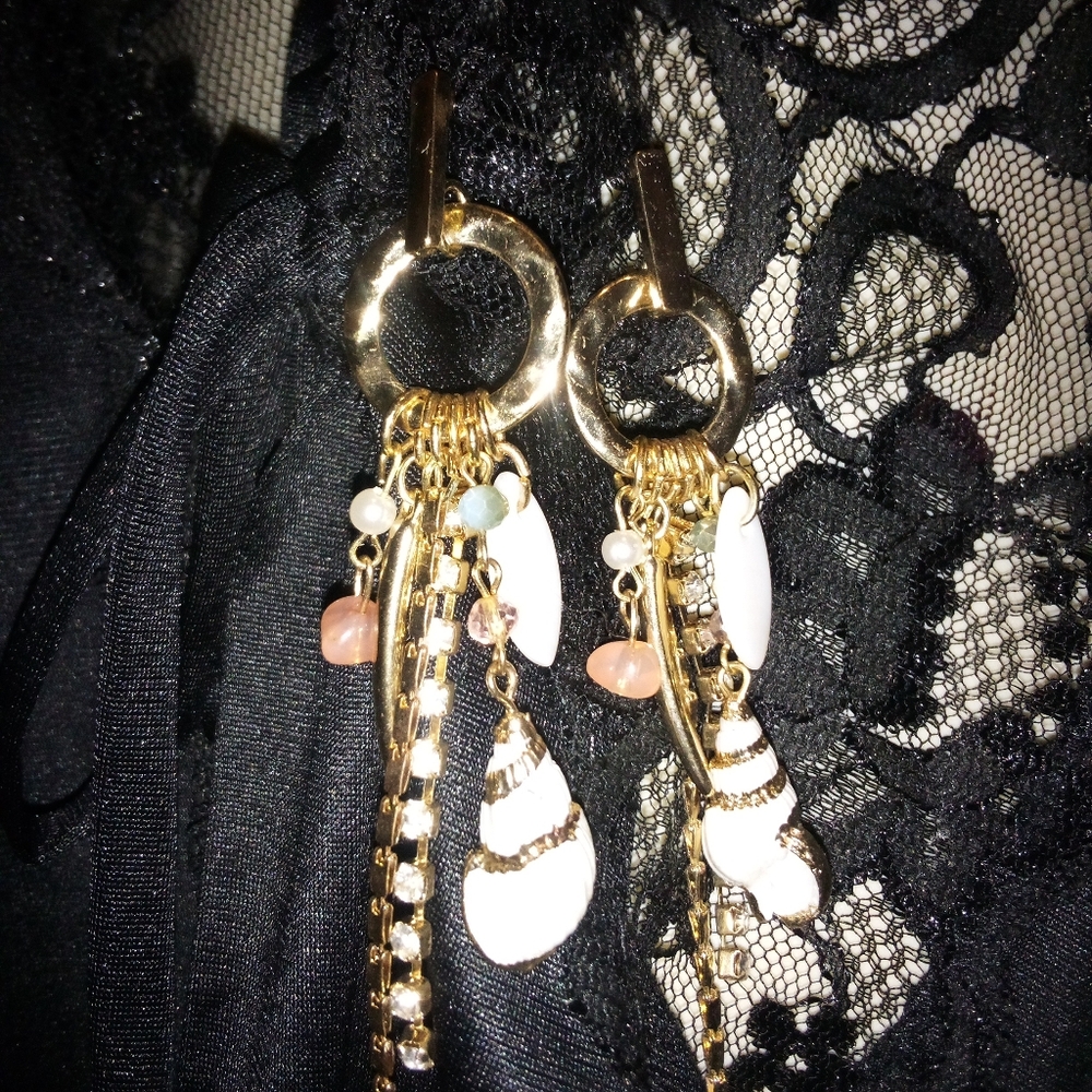 Beautiful Beach Inspired Seashell Dangle Earrings - image 2